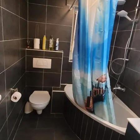 Appartement Moeblierte In *