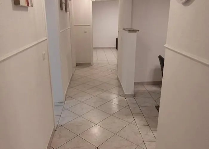 Möblierte In Apartment *